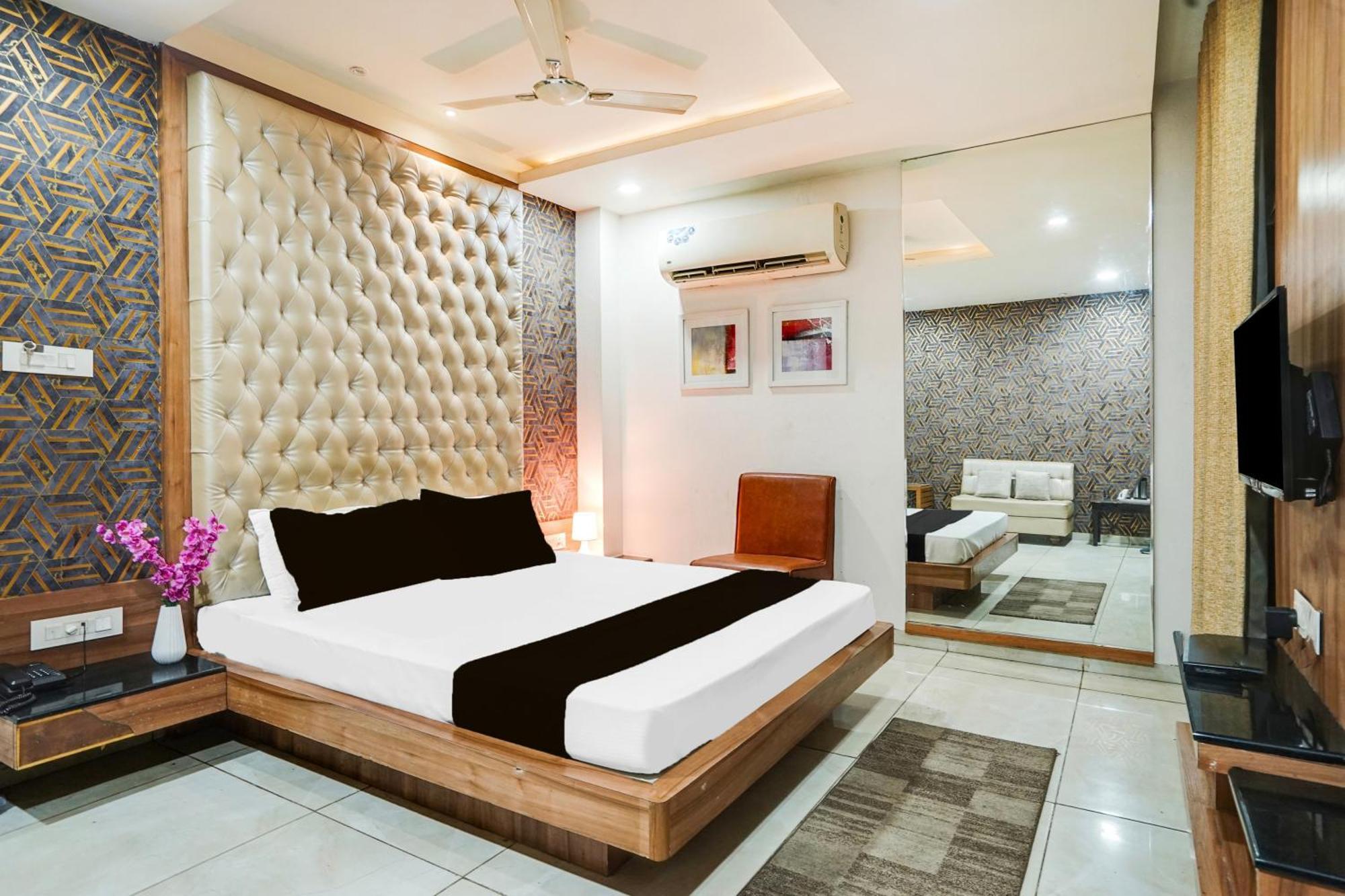 Super Townhouse Jhalawar Road Gumanpura Formerly Rockland Kota  Exterior photo