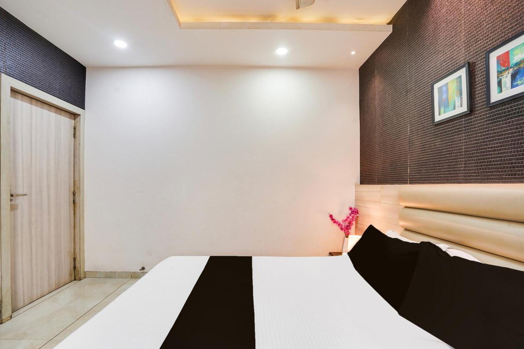 Super Townhouse Jhalawar Road Gumanpura Formerly Rockland Kota  Exterior photo